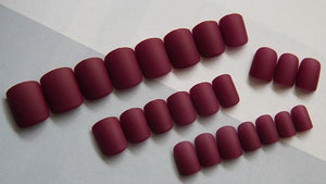 Maroon Matte Short Artificial Nail Kit 