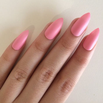 need a vacation - bubblegum pink nail polish & nail color - essie