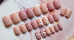 Pink Checkered Small Artificial Nail Kit